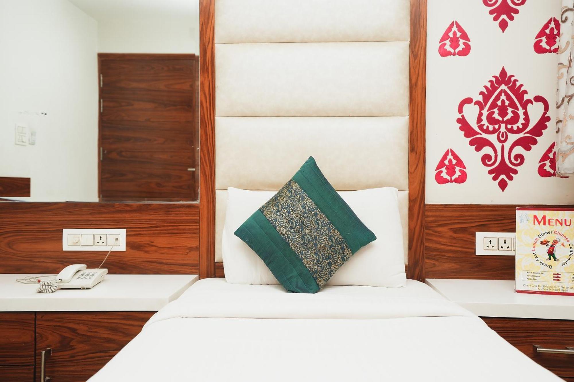 Hotel Kabir Palace Karol Bagh 新德里 外观 照片